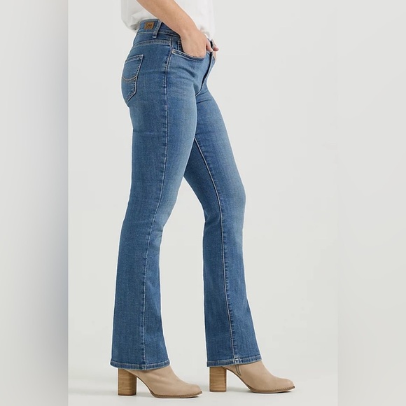 NEW Lee Ultra Lux Comfort Mid Rise BootCut Jeans- 16 Medium - Picture 3 of 13